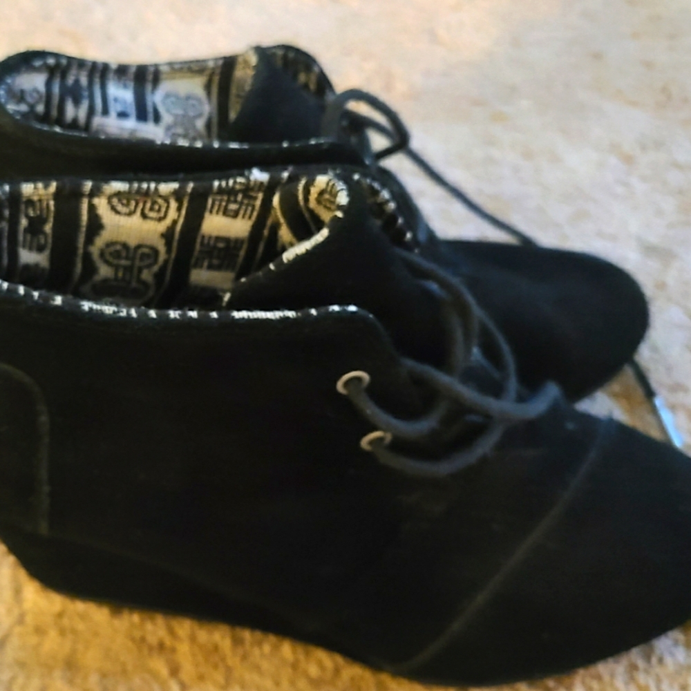 Toms wedge booties